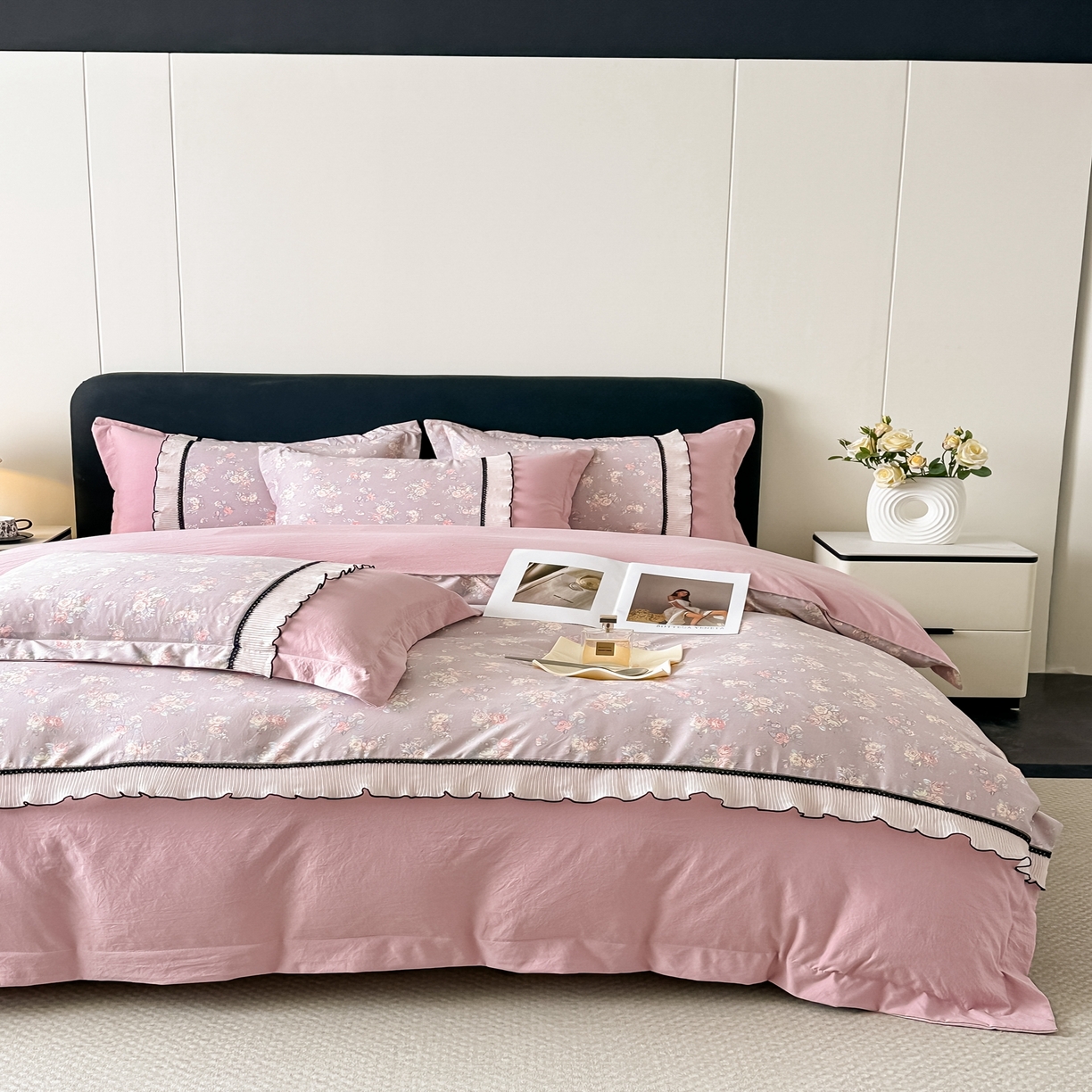 91家纺网 家纺一手货源 找家纺 梓之赫 2025新款斜纹棉AB床裙雪纺花边四件套 浪漫蝴蝶粉