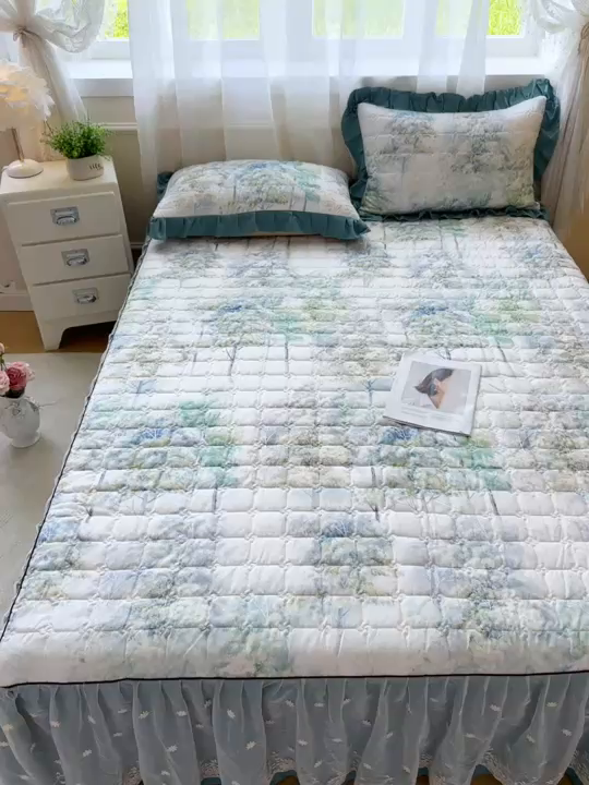 91家纺网 家纺一手货源 找家纺 家之硕家纺 2025春夏新款鹿锦棉蕾丝花边夹棉床裙单床裙床裙单件 叶间芳华