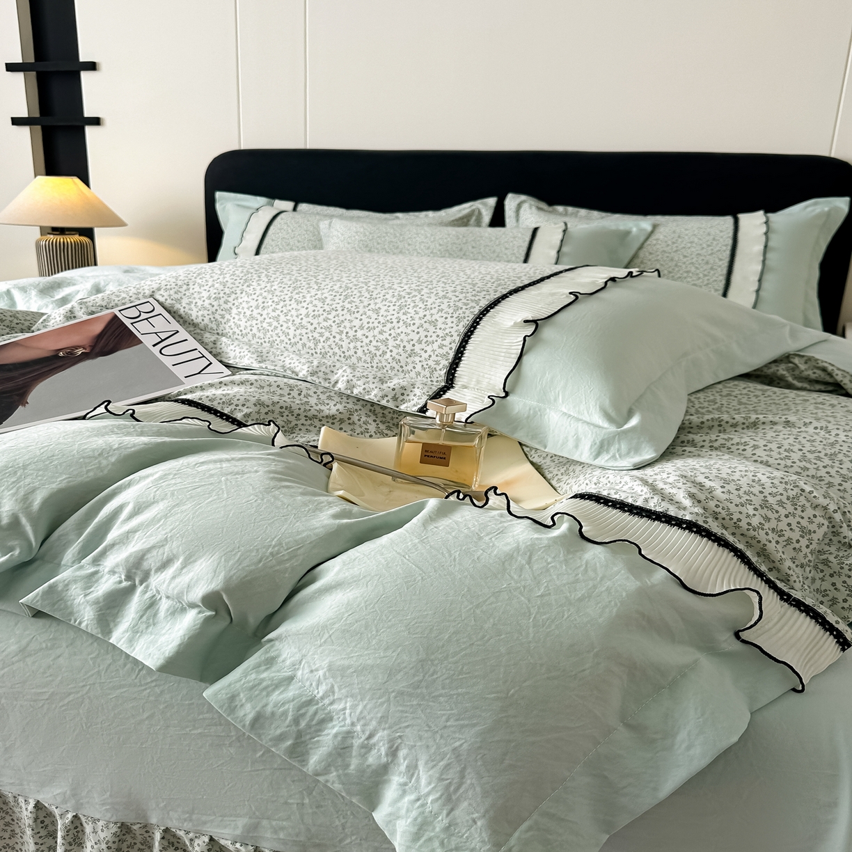 91家纺网 家纺一手货源 找家纺 梓之赫 2025新款斜纹棉AB床裙雪纺花边四件套 清新绿