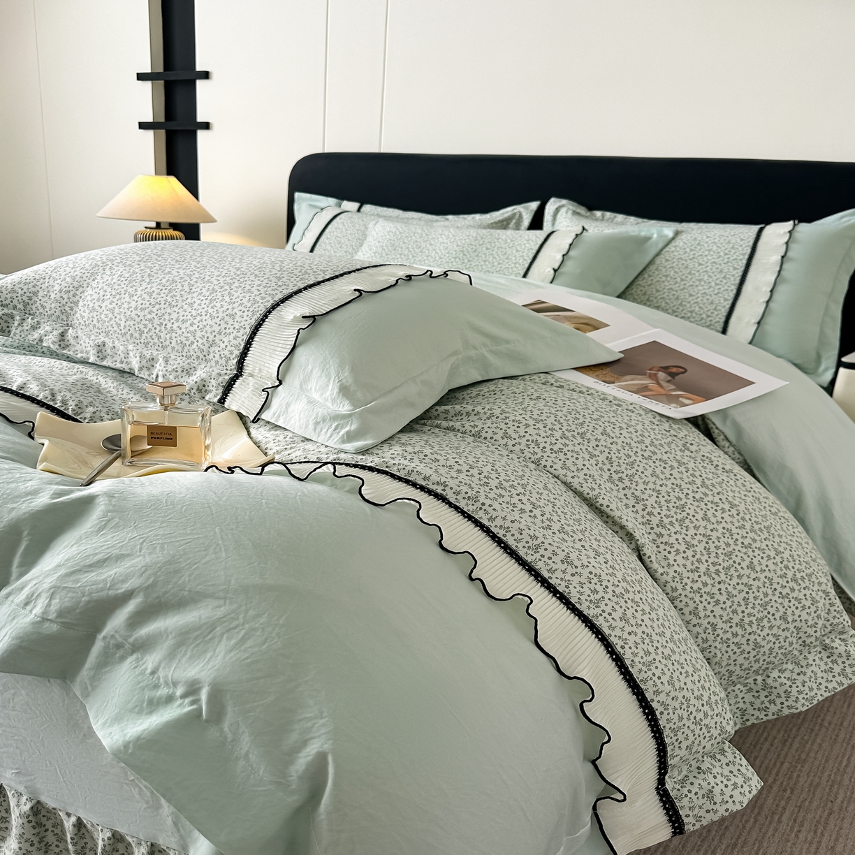 91家纺网 家纺一手货源 找家纺 梓之赫 2025新款斜纹棉AB床裙雪纺花边四件套 清新绿