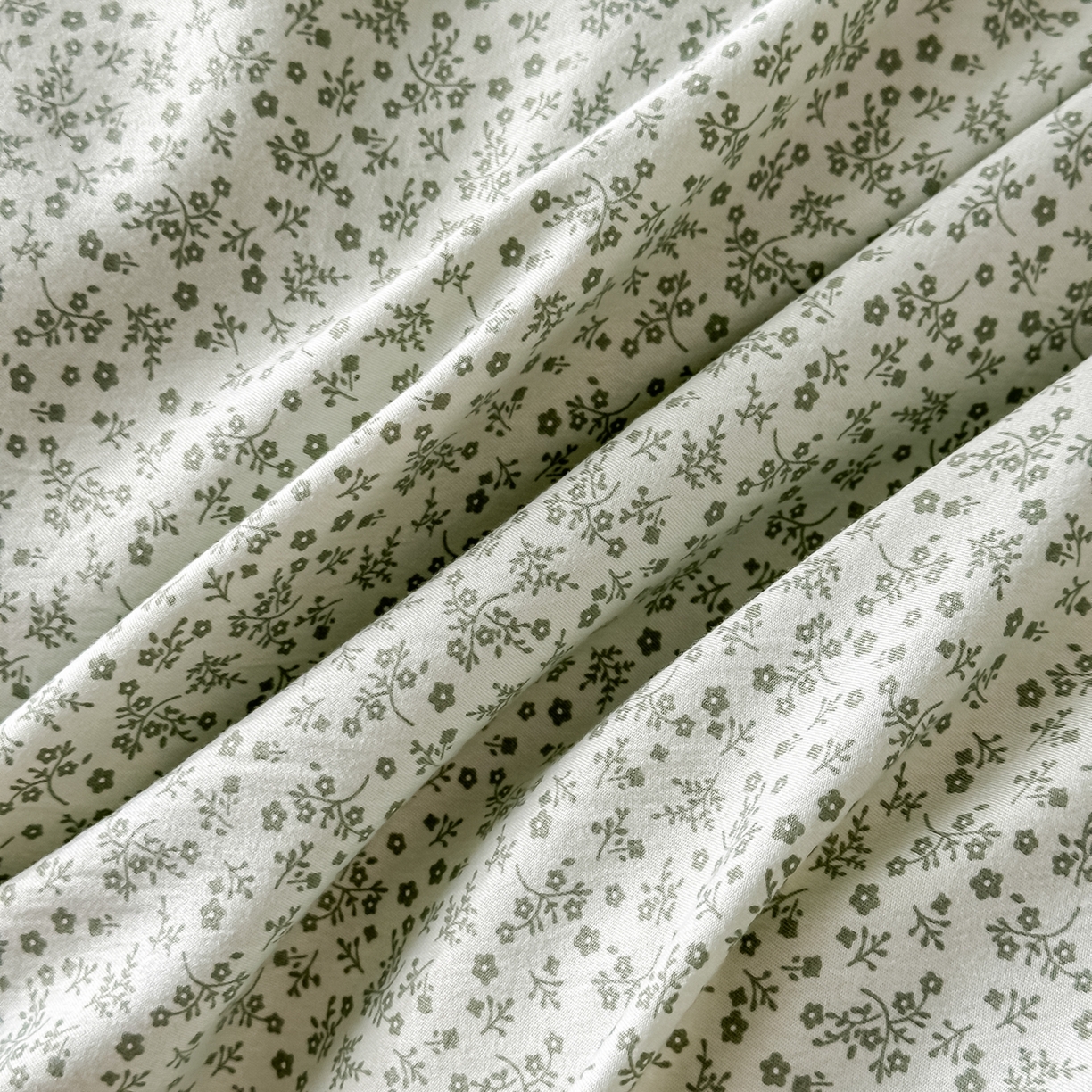 91家纺网 家纺一手货源 找家纺 梓之赫 2025新款斜纹棉AB床裙雪纺花边四件套 清新绿