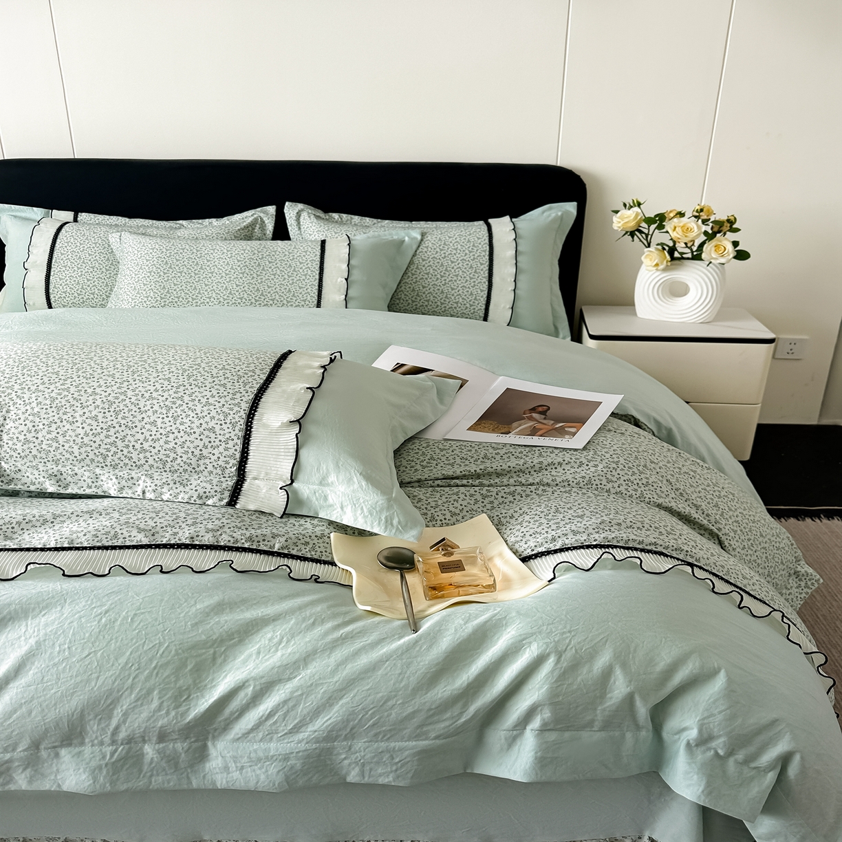 91家纺网 家纺一手货源 找家纺 梓之赫 2025新款斜纹棉AB床裙雪纺花边四件套 清新绿