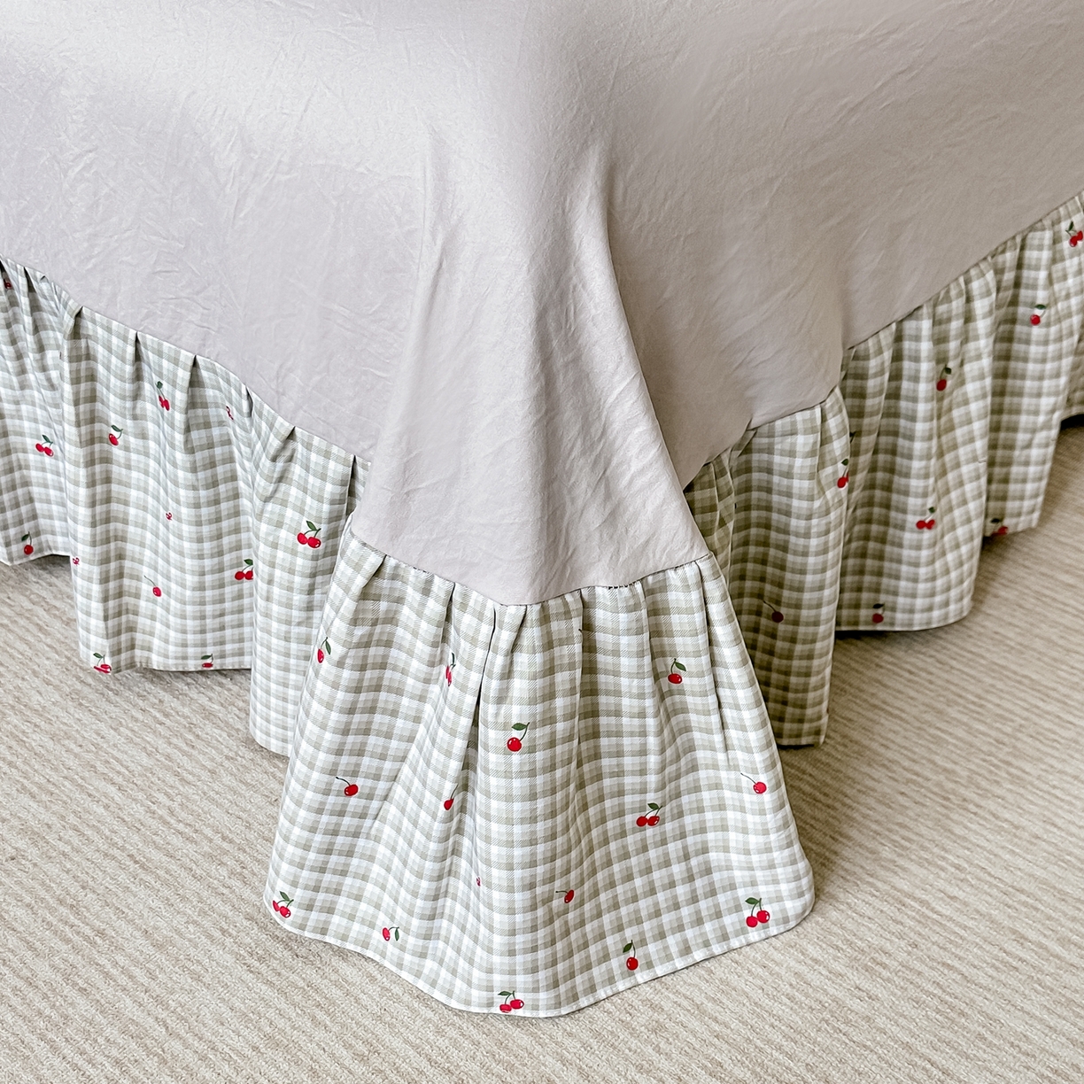 91家纺网 家纺一手货源 找家纺 梓之赫 2025新款斜纹棉AB床裙雪纺花边四件套 日落山灰