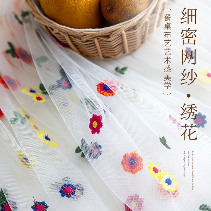 91家纺网 家纺一手货源 找家纺 南通大梧纺织 2025新款网纱绣花法式复古风小野花桌布 小野花-白纱