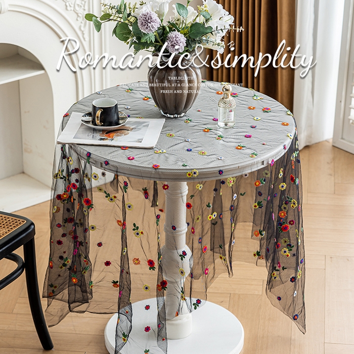 91家纺网 家纺一手货源 找家纺 南通大梧纺织 2025新款网纱绣花法式复古风小野花桌布 小野花-黑纱