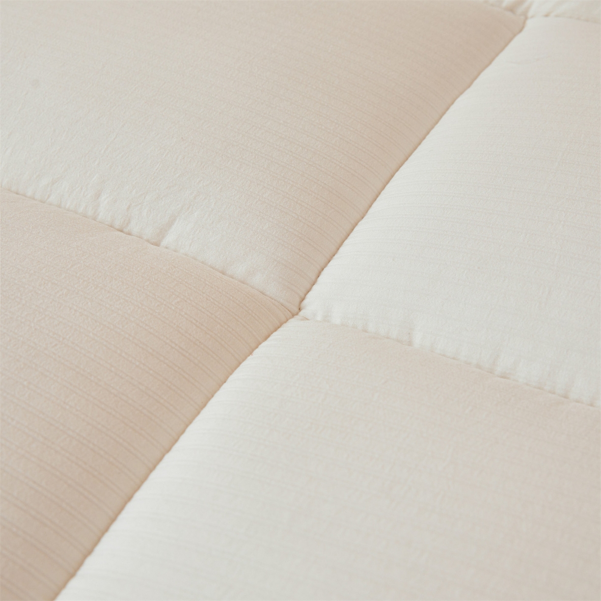 91家纺网 家纺一手货源 找家纺 （总）梵蒂莎 2025新款纯色烫画棉花学生床垫场景一