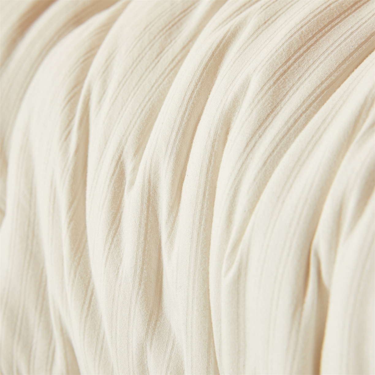 91家纺网 家纺一手货源 找家纺 梵蒂莎 2025新款纯色烫画棉花床垫学生款场景二 云朵白