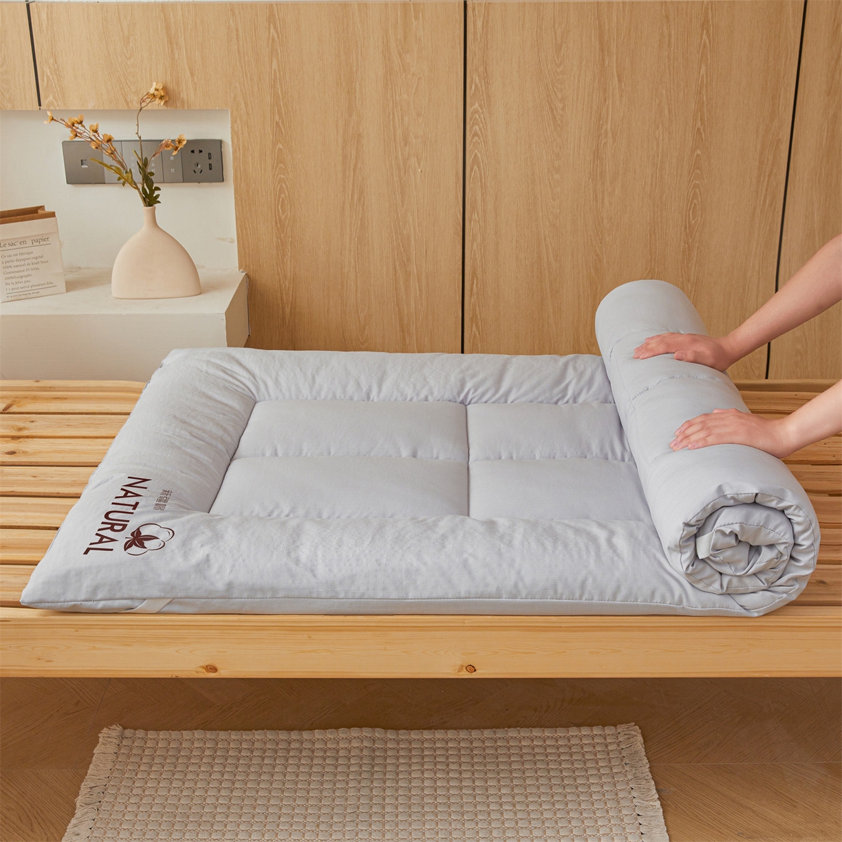 91家纺网 家纺一手货源 找家纺 梵蒂莎 2025新款纯色烫画棉花床垫学生款场景一 冰川灰