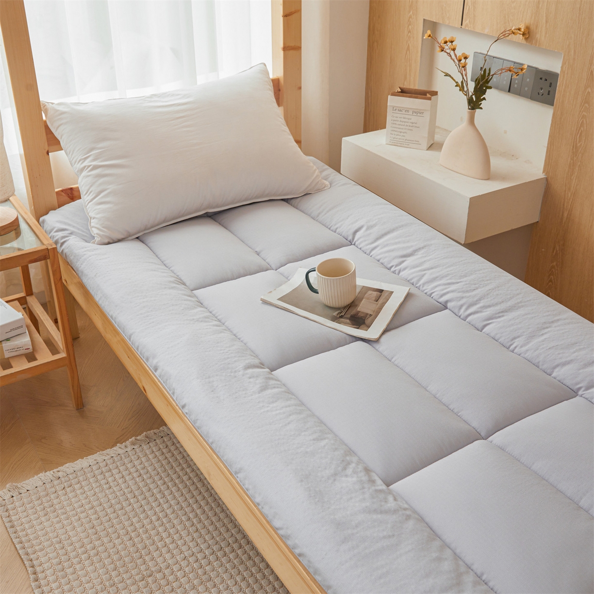 91家纺网 家纺一手货源 找家纺 梵蒂莎 2025新款纯色烫画棉花床垫学生款场景一 冰川灰