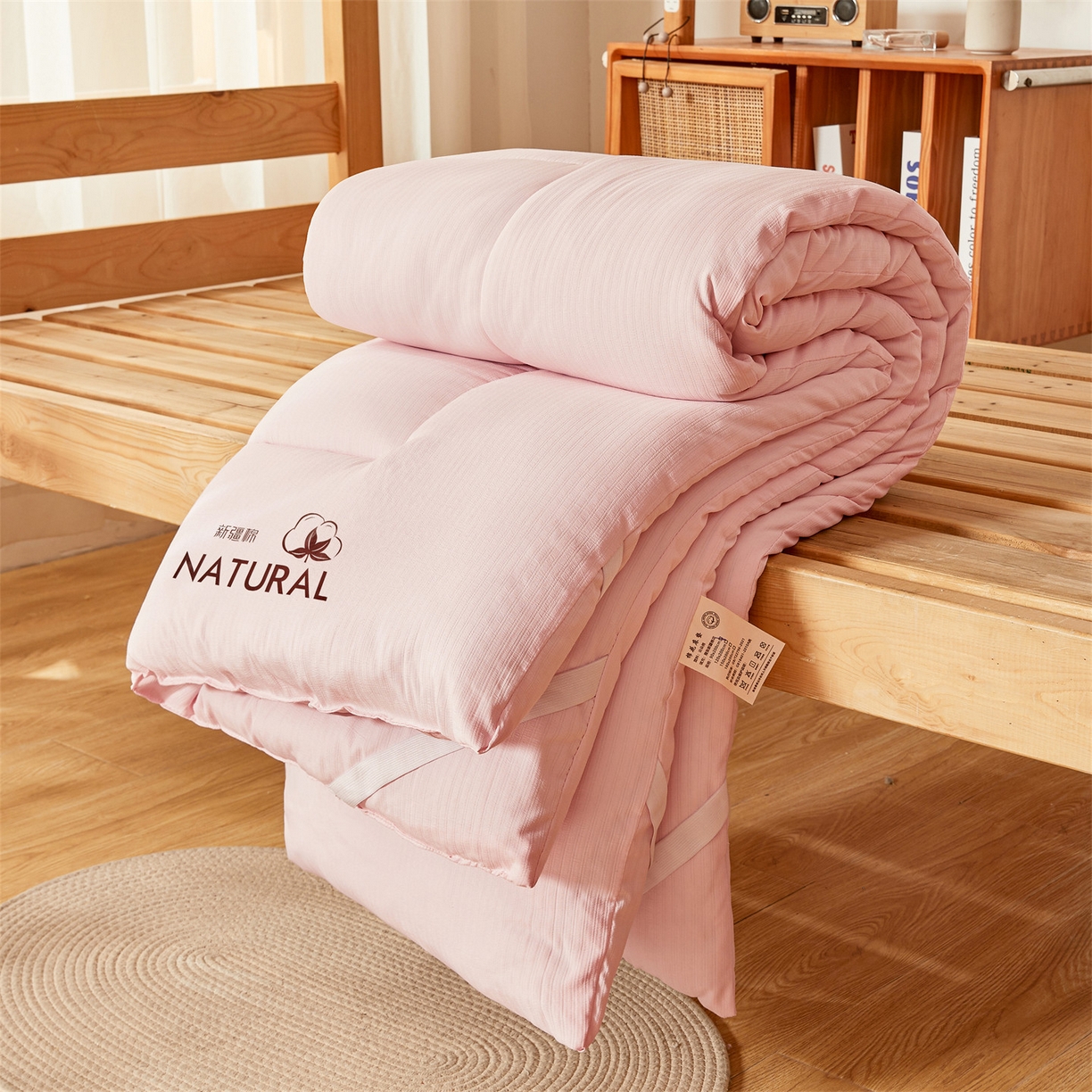 91家纺网 家纺一手货源 找家纺 梵蒂莎 2025新款纯色烫画棉花床垫学生款场景二 玉粉