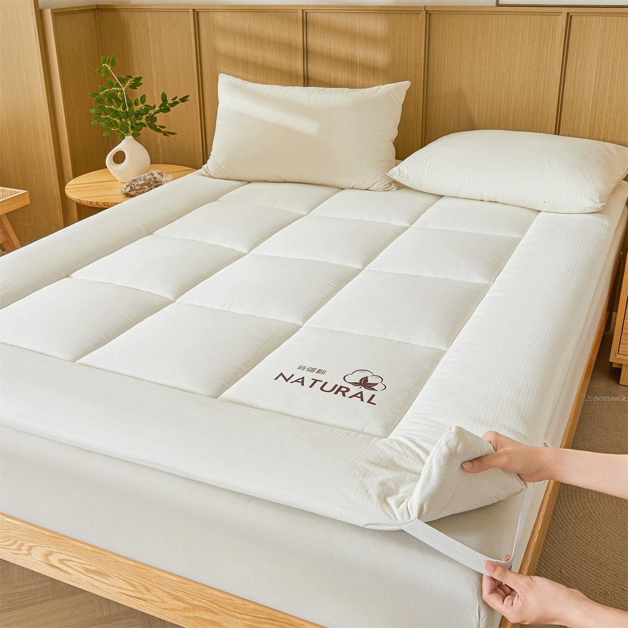 91家纺网 家纺一手货源 找家纺 （总）梵蒂莎 2025新款纯色烫画棉花床垫成人款场景一