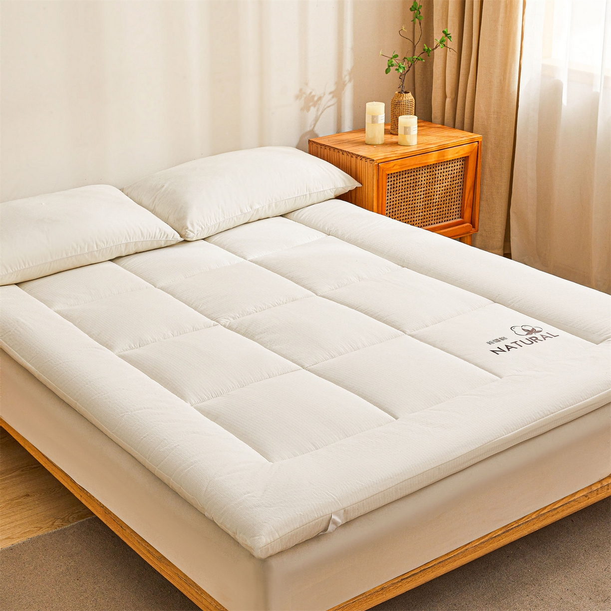 91家纺网 家纺一手货源 找家纺 （总）梵蒂莎 2025新款纯色烫画棉花床垫成人款场景二