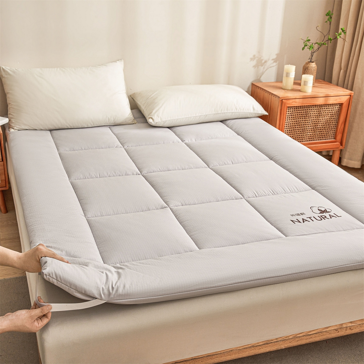 91家纺网 家纺一手货源 找家纺 （总）梵蒂莎 2025新款纯色烫画棉花床垫成人款场景二