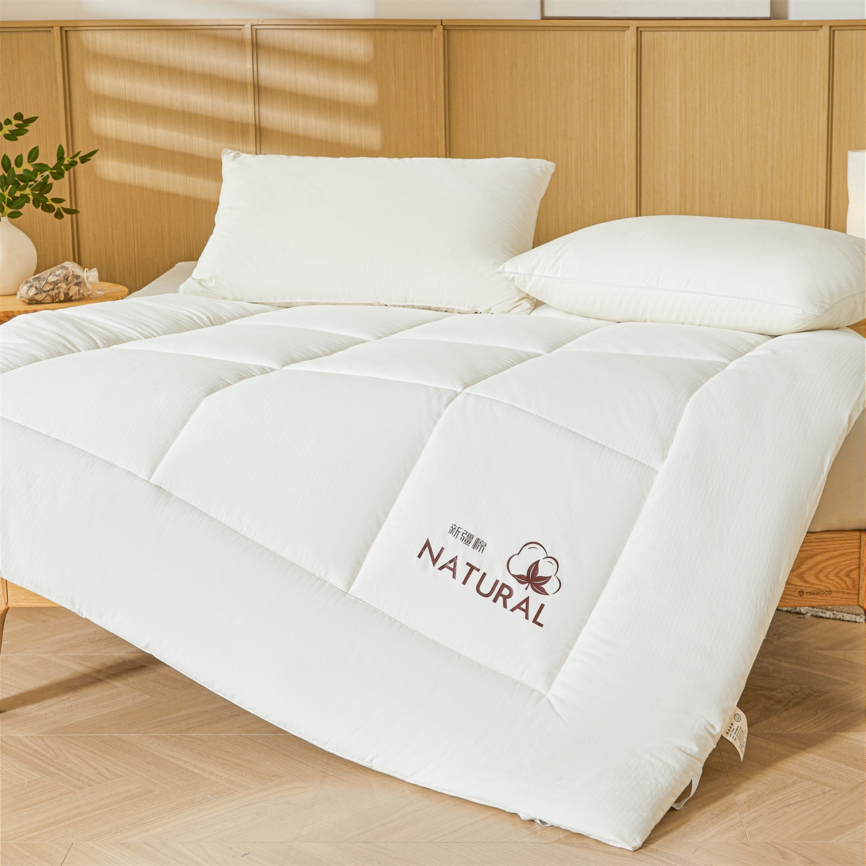 91家纺网 家纺一手货源 找家纺 梵蒂莎 2025新款纯色烫画棉花床垫成人款场景一 奶昔白