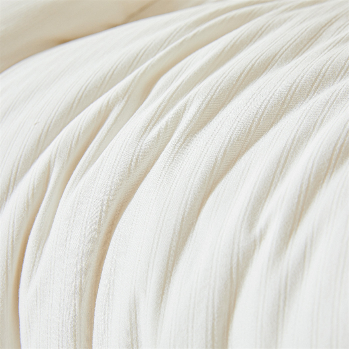 91家纺网 家纺一手货源 找家纺 梵蒂莎 2025新款纯色烫画棉花床垫成人款场景一 奶昔白