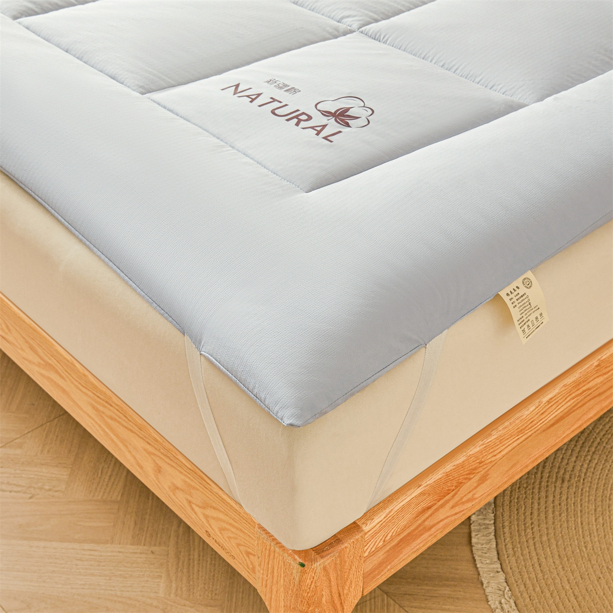 91家纺网 家纺一手货源 找家纺 梵蒂莎 2025新款纯色烫画棉花床垫成人款场景一 冰川灰