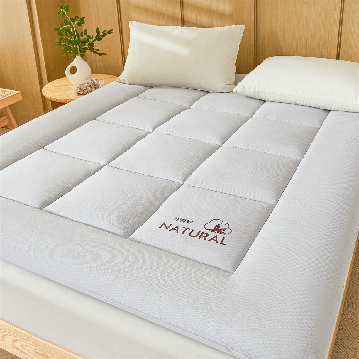 91家纺网 家纺一手货源 找家纺 梵蒂莎 2025新款纯色烫画棉花床垫成人款场景一 冰川灰