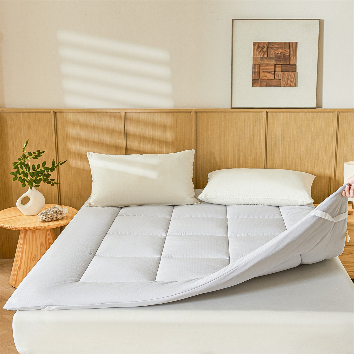 91家纺网 家纺一手货源 找家纺 梵蒂莎 2025新款纯色烫画棉花床垫成人款场景一 冰川灰