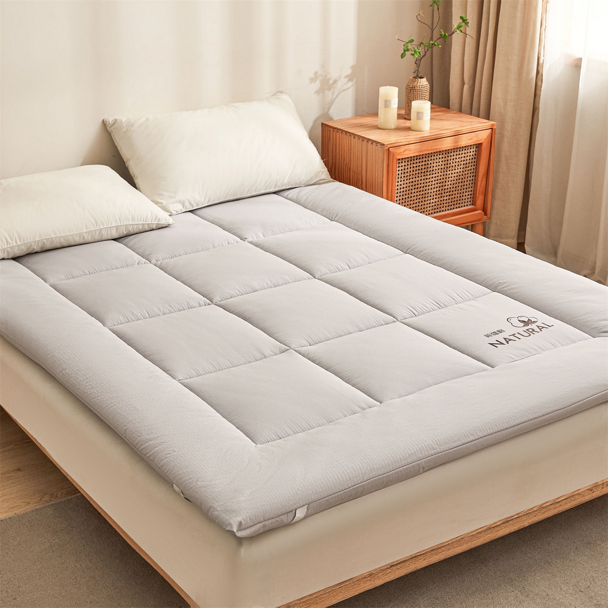 91家纺网 家纺一手货源 找家纺 梵蒂莎 2025新款纯色烫画棉花床垫成人款场景二 星辰灰