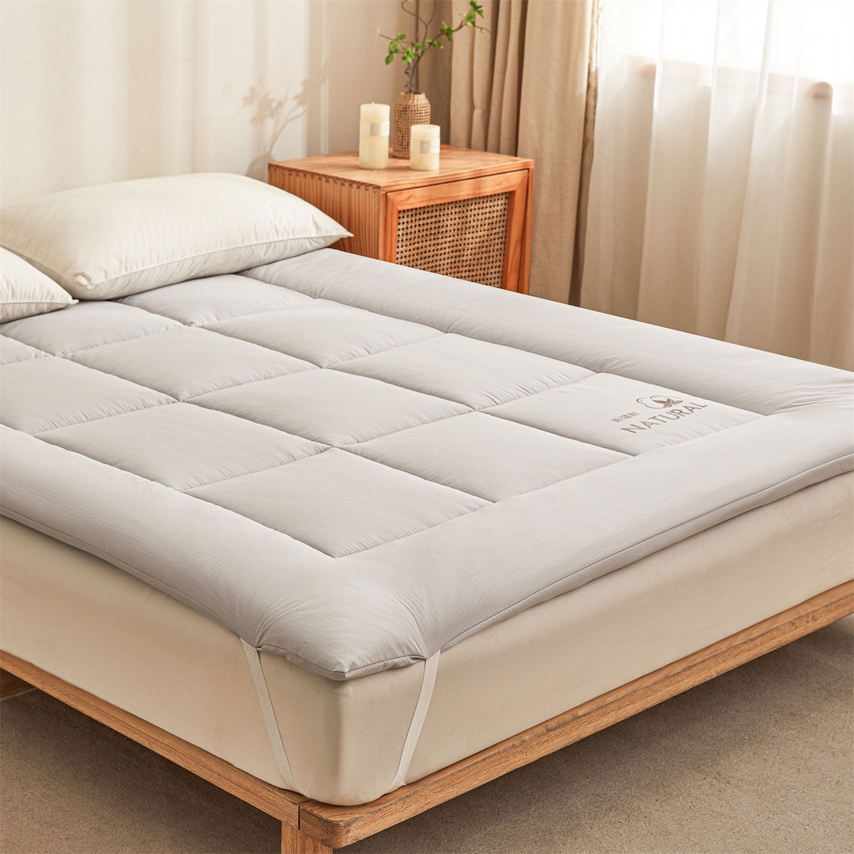 91家纺网 家纺一手货源 找家纺 梵蒂莎 2025新款纯色烫画棉花床垫成人款场景二 星辰灰