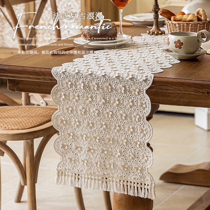 91家纺网 家纺一手货源 找家纺 南通大梧纺织 2025新款全棉纯棉绣花法式复古全棉朵朵桌旗 全棉朵朵 33x210cm