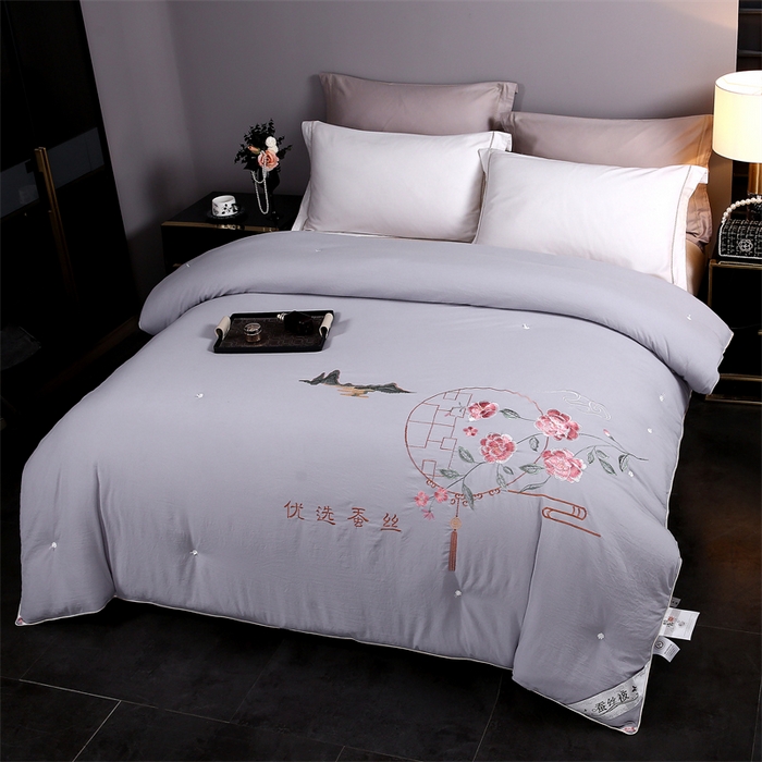 91家纺网 家纺一手货源 找家纺 江山被业 2025新款全棉重工刺绣手工订花蚕丝被婚庆被空调被夏被春秋被单人双人结婚被（有控价+100） 灰色