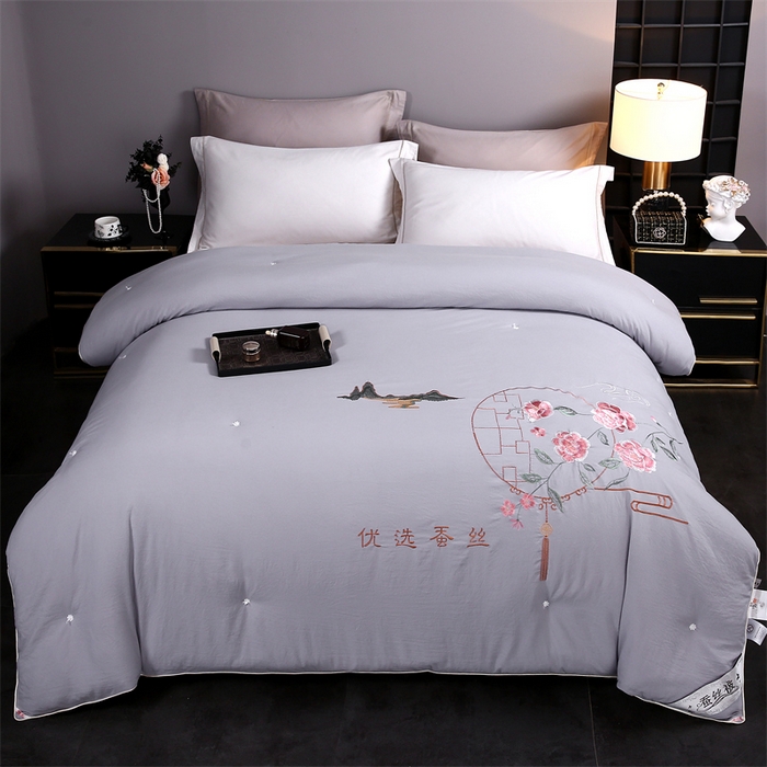 91家纺网 家纺一手货源 找家纺 江山被业 2025新款全棉重工刺绣手工订花蚕丝被婚庆被空调被夏被春秋被单人双人结婚被（有控价+100） 灰色