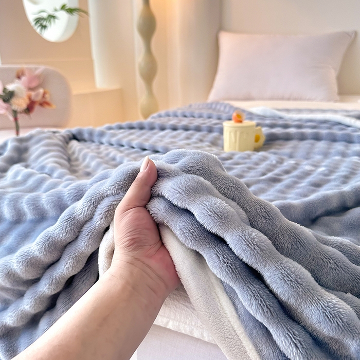 91家纺网 家纺一手货源 找家纺 南方印象  2025新款兔绒毛毯 蓝色
