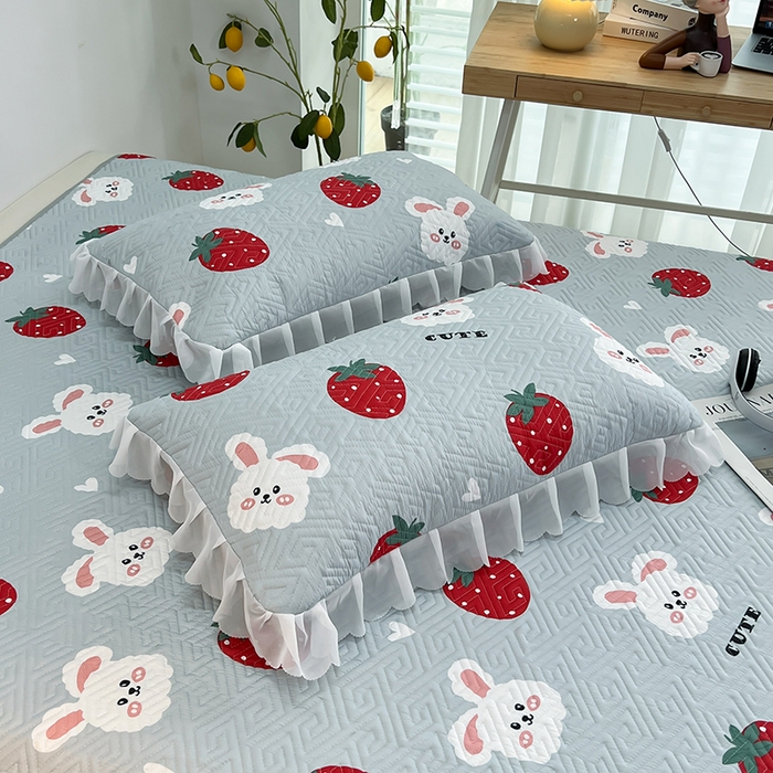 91家纺网 家纺一手货源 找家纺 梦舒羽2025新款夹棉花边双人枕套单人加厚短款枕芯套-单只装 草莓