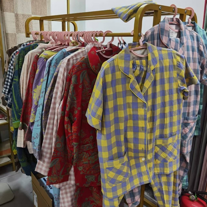 91家纺网 家纺一手货源 找家纺 （总）鲁爱家纺供货主营双层纱面料+成品+家居服+玩偶等等