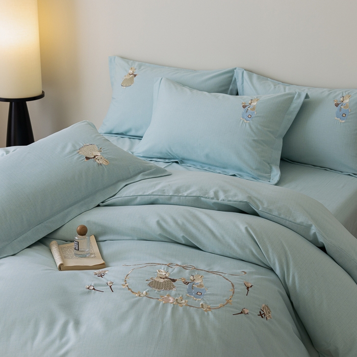 91家纺网 家纺一手货源 找家纺 巧玲珑 2025新款生态四件套卡诺其-艾草绿