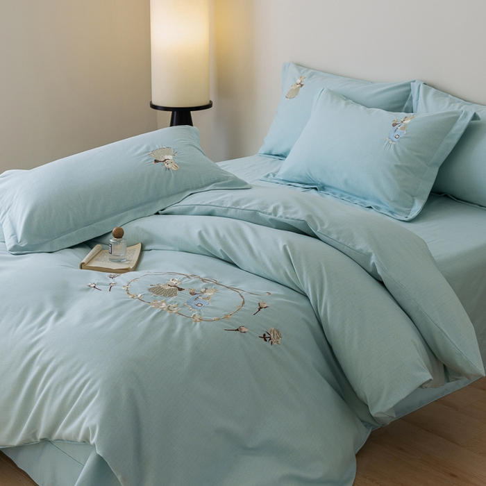 91家纺网 家纺一手货源 找家纺 巧玲珑 2025新款生态四件套卡诺其-艾草绿