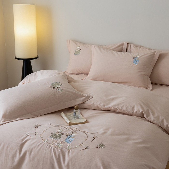 91家纺网 家纺一手货源 找家纺 巧玲珑 2025新款生态四件套卡诺其-卡其