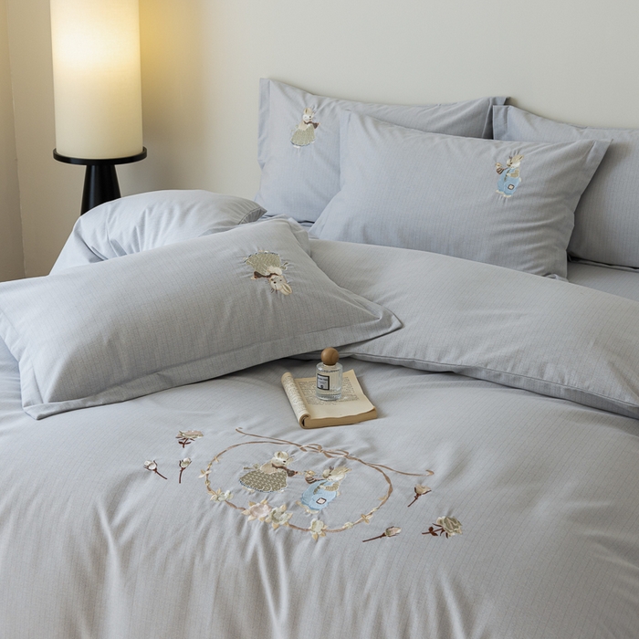 91家纺网 家纺一手货源 找家纺 巧玲珑 2025新款生态四件套卡诺其-摩卡