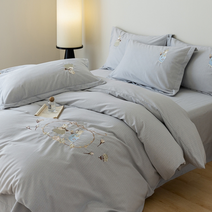 91家纺网 家纺一手货源 找家纺 巧玲珑 2025新款生态四件套卡诺其-摩卡