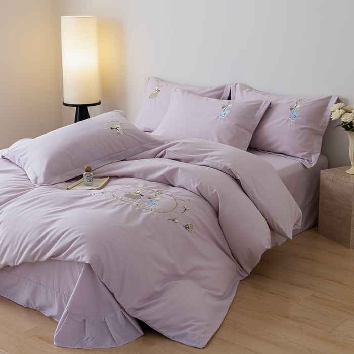 91家纺网 家纺一手货源 找家纺 巧玲珑 2025新款生态四件套卡诺其-香芋紫