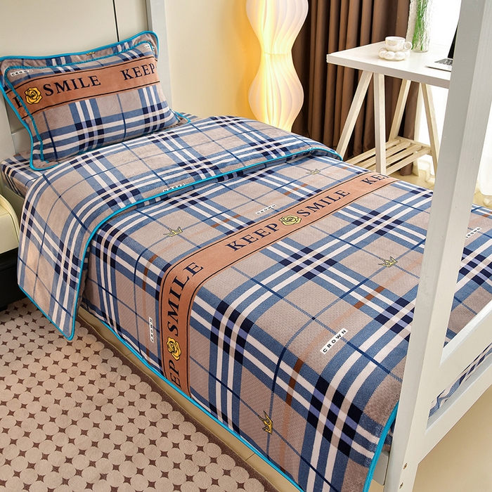 91家纺网 家纺一手货源 找家纺 缘莉娜家纺 2025新款牛奶绒印花学生宿舍三件套上下铺三件套 人生格言