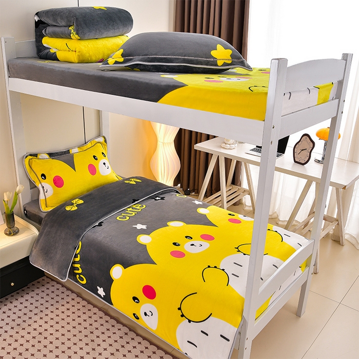 91家纺网 家纺一手货源 找家纺 缘莉娜家纺 2025新款牛奶绒印花学生宿舍三件套上下铺三件套 抱抱熊