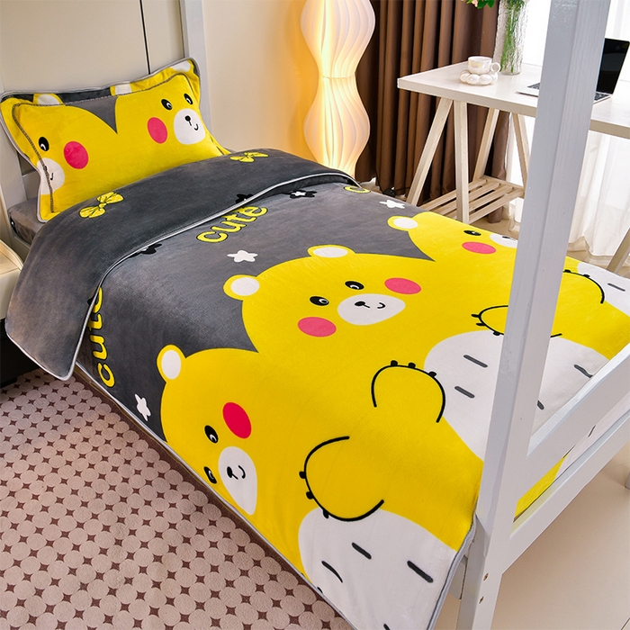 91家纺网 家纺一手货源 找家纺 缘莉娜家纺 2025新款牛奶绒印花学生宿舍三件套上下铺三件套 抱抱熊