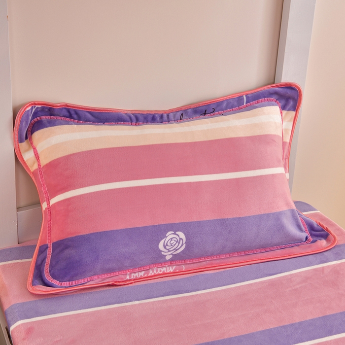 91家纺网 家纺一手货源 找家纺 缘莉娜家纺 2025新款牛奶绒印花学生宿舍三件套上下铺三件套 玫瑰的故事