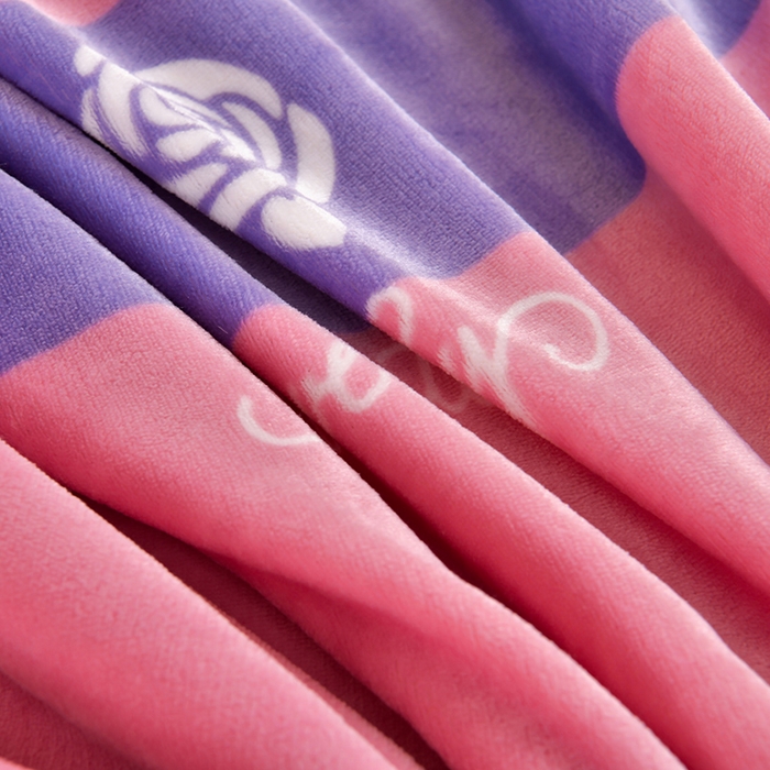 91家纺网 家纺一手货源 找家纺 缘莉娜家纺 2025新款牛奶绒印花学生宿舍三件套上下铺三件套 玫瑰的故事