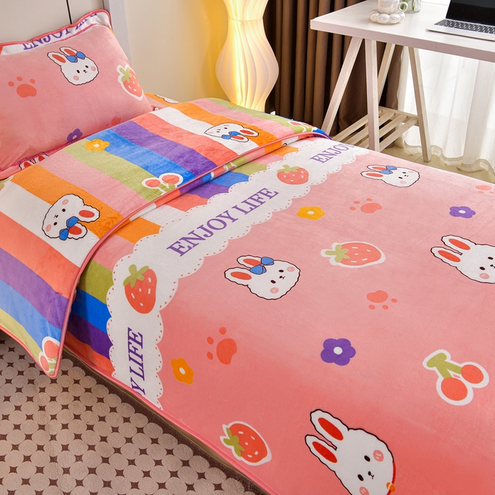 91家纺网 家纺一手货源 找家纺 缘莉娜家纺 2025新款牛奶绒印花学生宿舍三件套上下铺三件套 兔兔乐园