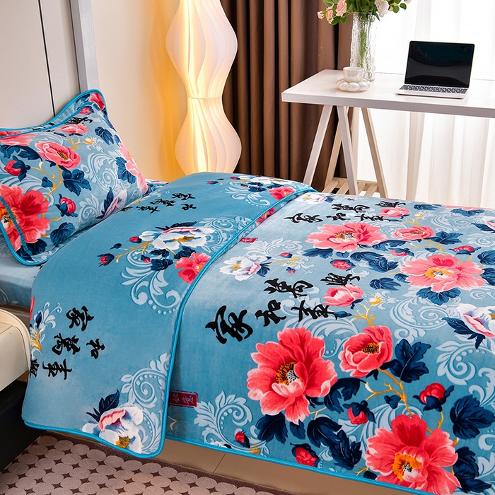 91家纺网 家纺一手货源 找家纺 缘莉娜家纺 2025新款牛奶绒印花学生宿舍三件套上下铺三件套 家和万事兴