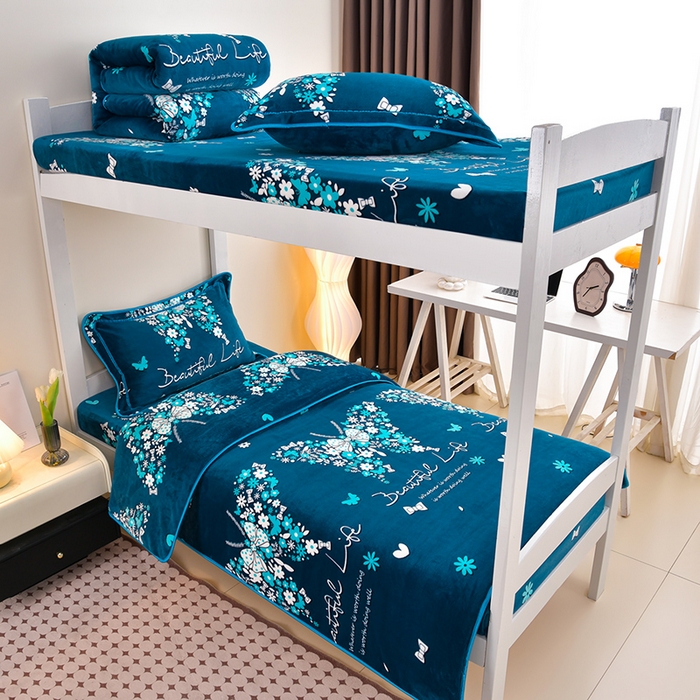 91家纺网 家纺一手货源 找家纺 缘莉娜家纺 2025新款牛奶绒印花学生宿舍三件套上下铺三件套 翩翩起舞