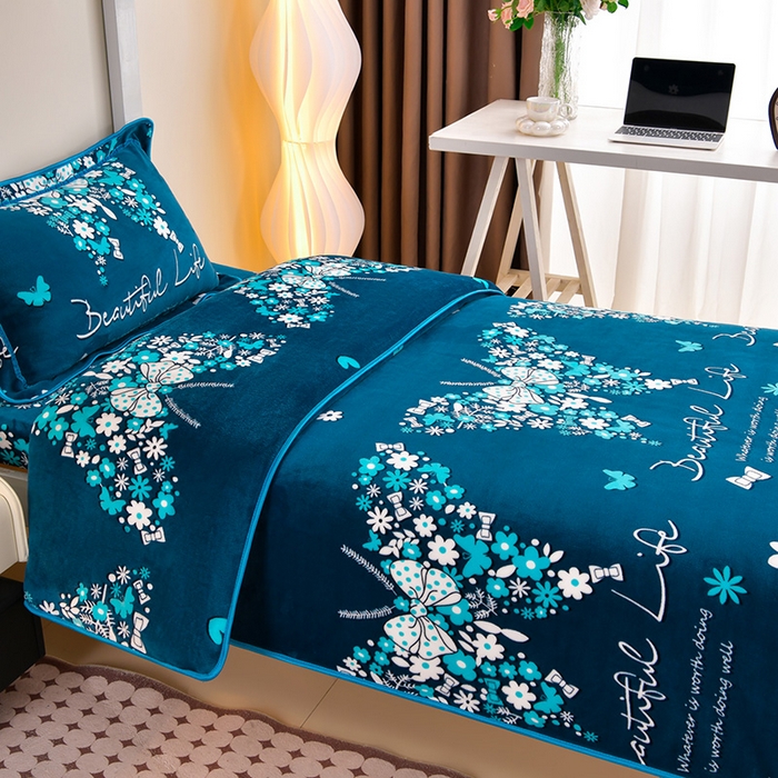 91家纺网 家纺一手货源 找家纺 缘莉娜家纺 2025新款牛奶绒印花学生宿舍三件套上下铺三件套 翩翩起舞