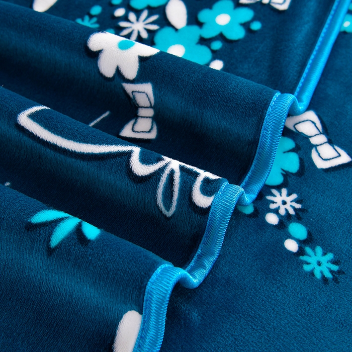 91家纺网 家纺一手货源 找家纺 缘莉娜家纺 2025新款牛奶绒印花学生宿舍三件套上下铺三件套 翩翩起舞