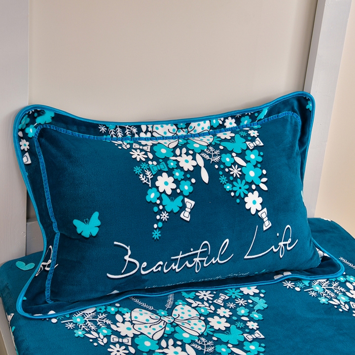 91家纺网 家纺一手货源 找家纺 缘莉娜家纺 2025新款牛奶绒印花学生宿舍三件套上下铺三件套 翩翩起舞