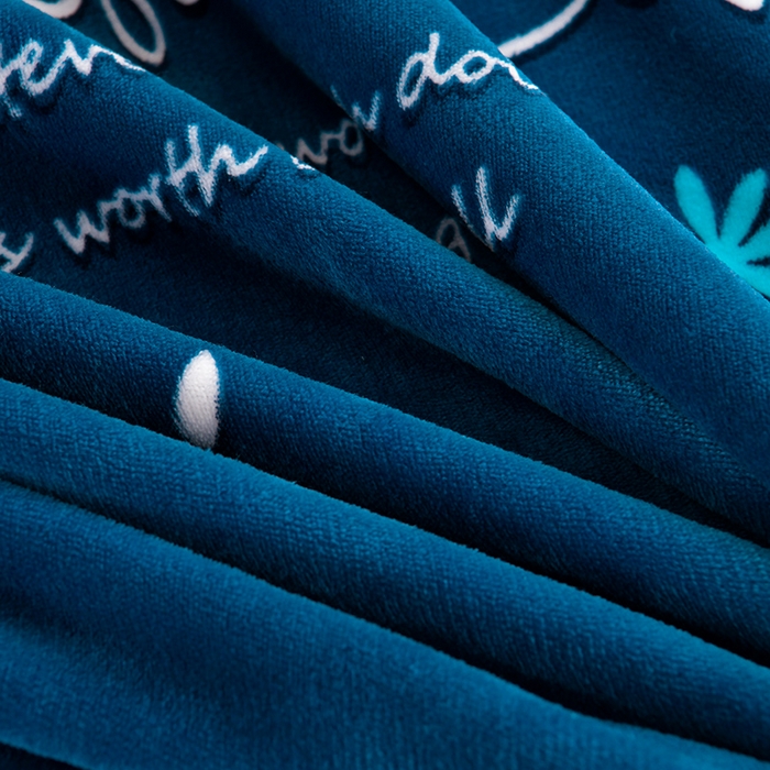 91家纺网 家纺一手货源 找家纺 缘莉娜家纺 2025新款牛奶绒印花学生宿舍三件套上下铺三件套 翩翩起舞