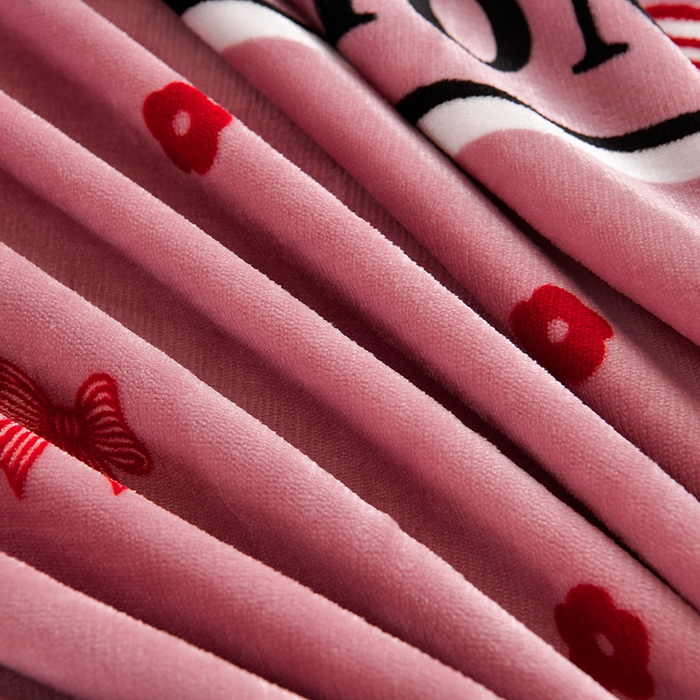 91家纺网 家纺一手货源 找家纺 缘莉娜家纺 2025新款牛奶绒印花学生宿舍三件套上下铺三件套 甜蜜蜜