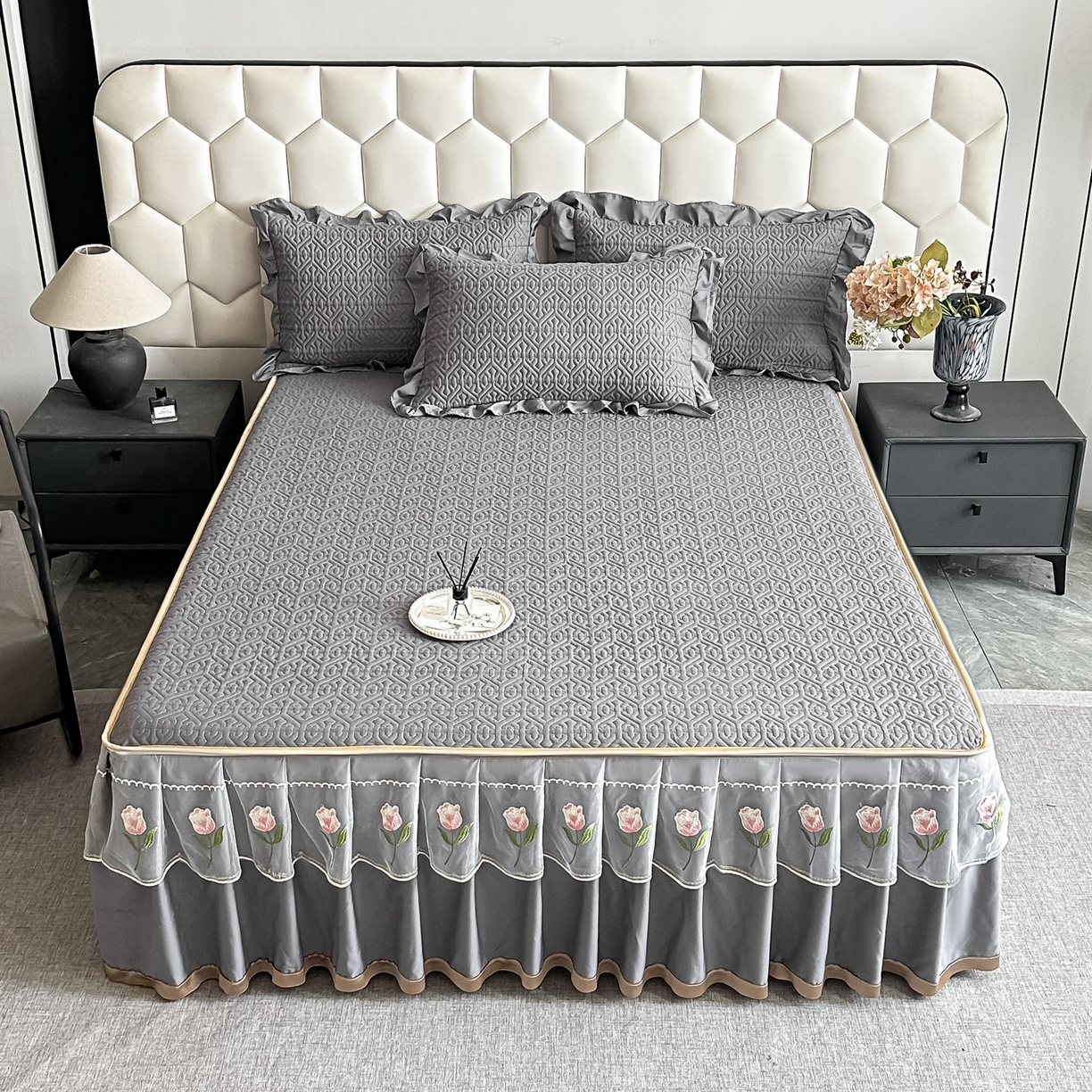 91家纺网 家纺一手货源 找家纺 （总）手艺人家纺 2025新款全棉纯棉绗缝单床裙C01 床裙单件